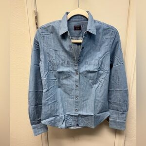 UNTUCKit Denim Button Up Shirt NWT